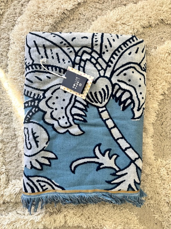 Roller Rabbit Blue & White Palm Print Beach Blanket - Picture 2 of 2